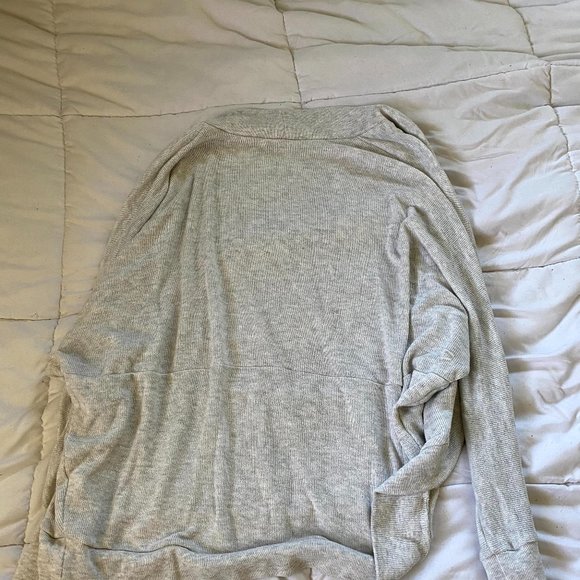 Light grey shawl - Picture 2 of 2